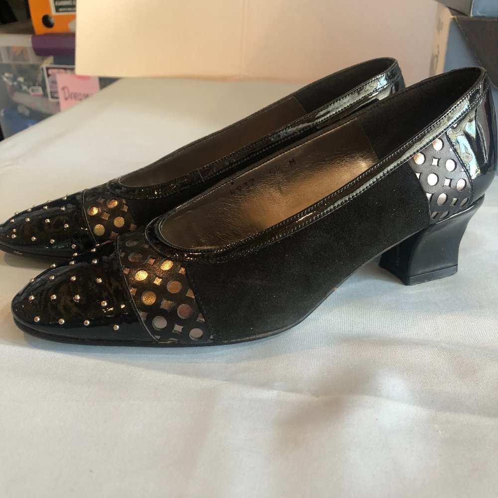 VINTAGE Margaret J 5.5 Womens Black Heels - 2" Heels